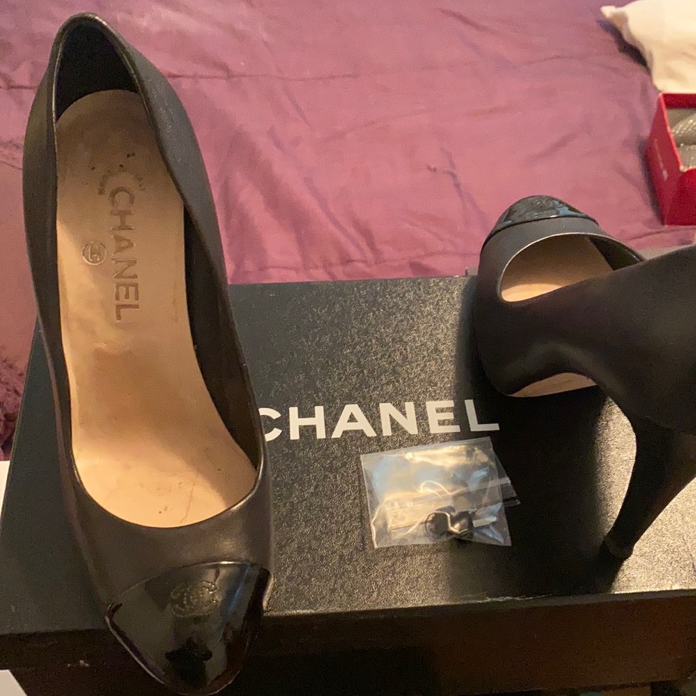 Chanel black pumps